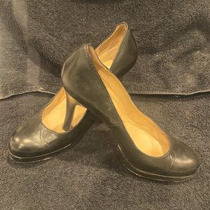 LOUBOUTIN SIZE 38 heels